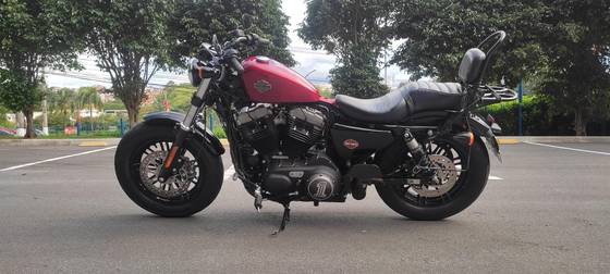 HARLEY-DAVIDSON SPORTSTER FORTY-EIGHT HARLEY-DAVIDSON SPORTSTER FORTY-EIGHT